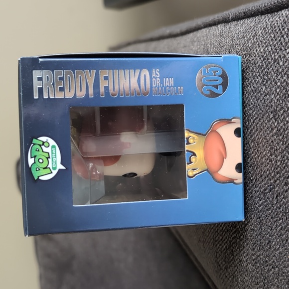 Funko Pop NFT Exclusive Jurassic Park Freddy Funko as Dr Ian Malcolm - Picture 4 of 7